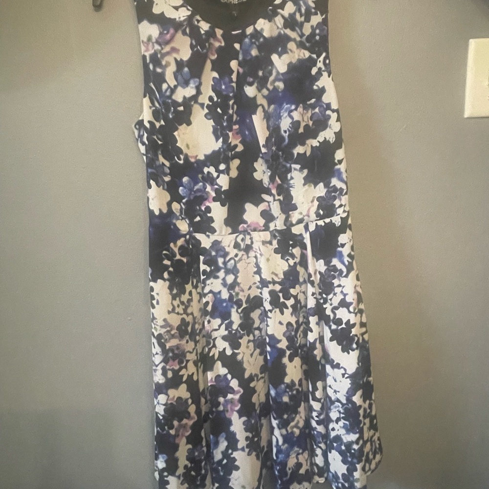 Women’s dress. New. Express. Size 8